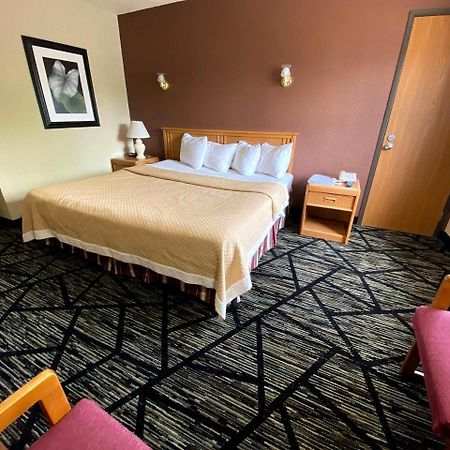 Woodland Inn & Suites Medford Bagian luar foto