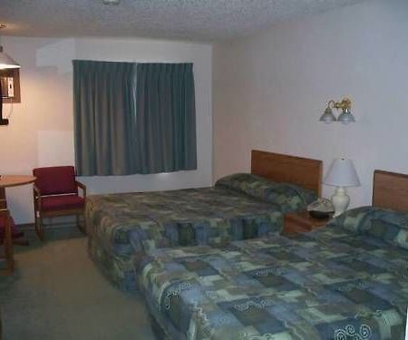 Woodland Inn & Suites Medford Bagian luar foto