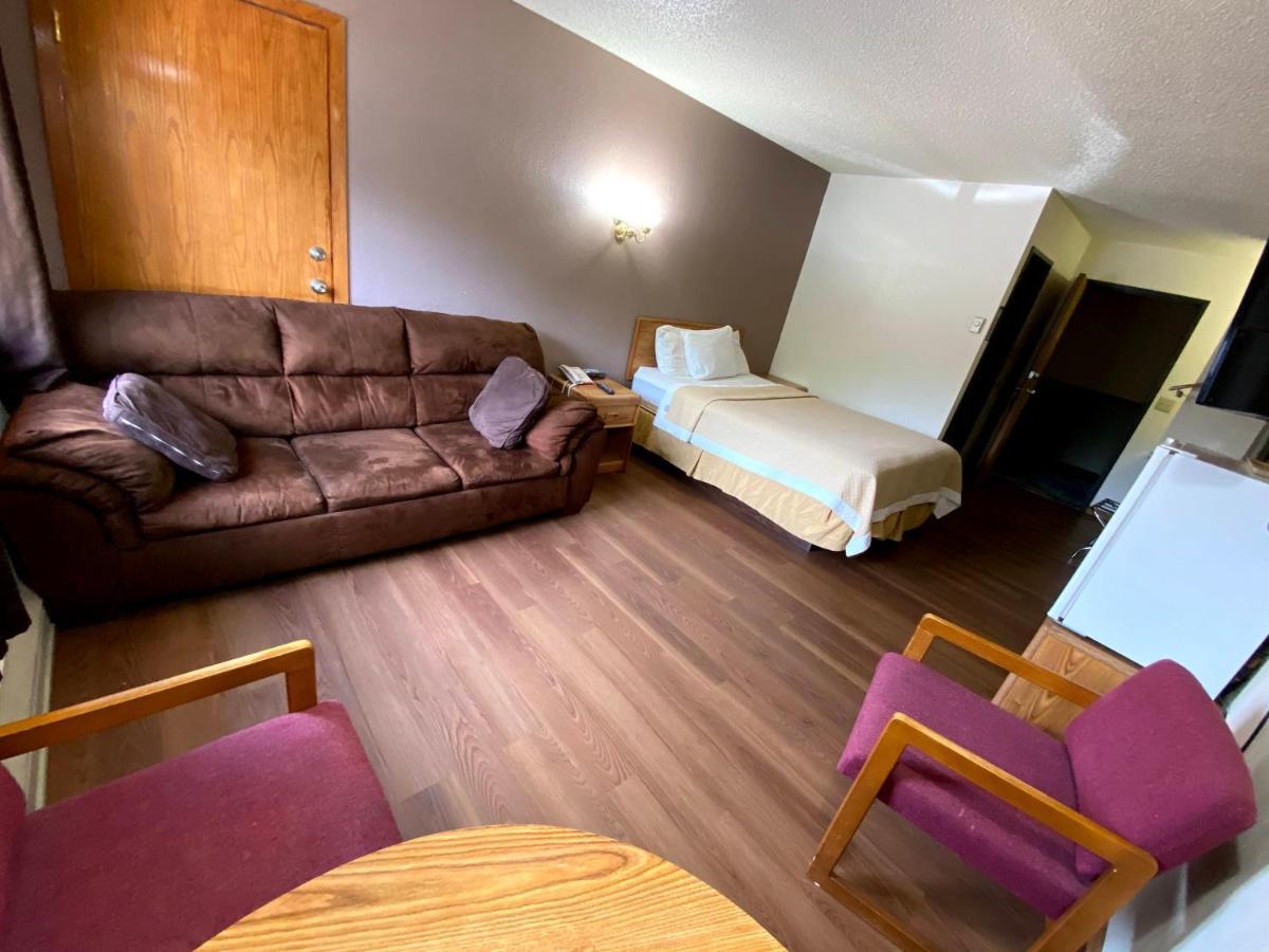 Woodland Inn & Suites Medford Bagian luar foto