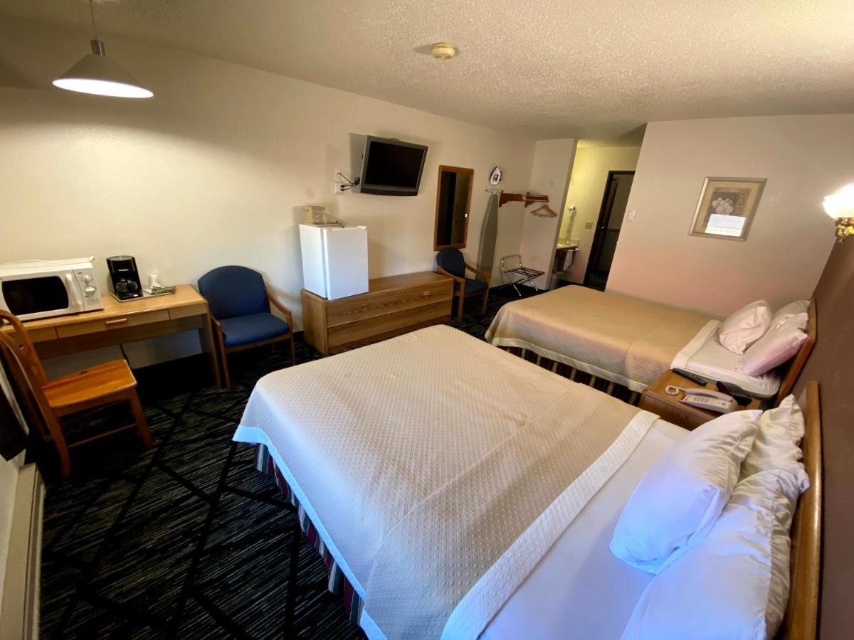 Woodland Inn & Suites Medford Bagian luar foto