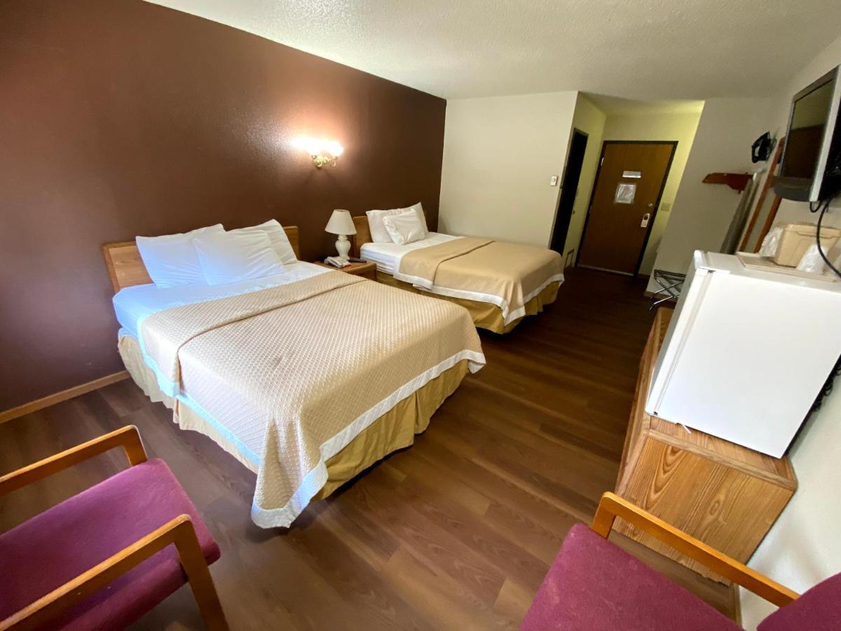 Woodland Inn & Suites Medford Bagian luar foto