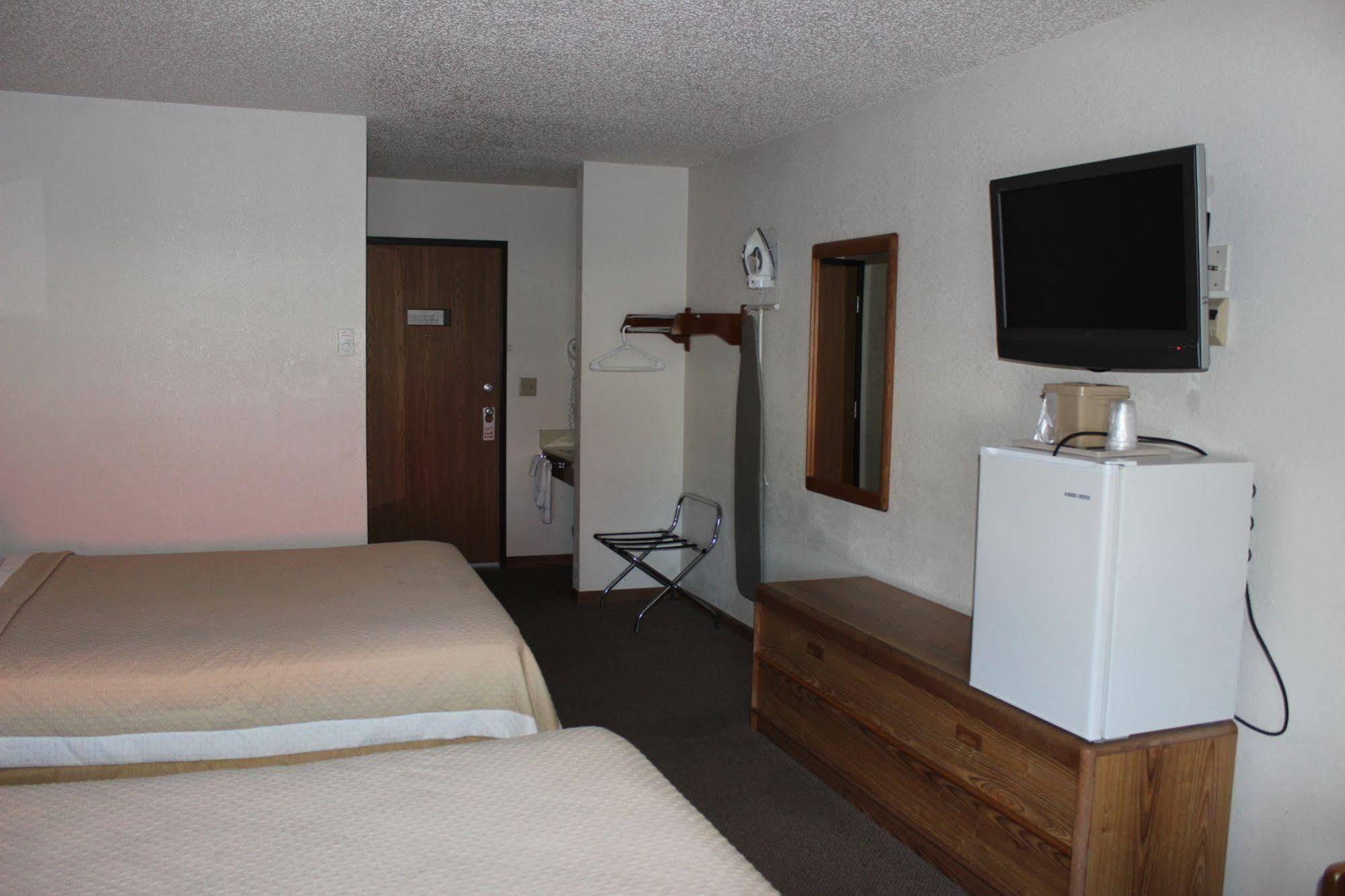 Woodland Inn & Suites Medford Bagian luar foto